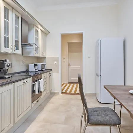 Anglicka 138 Apartment