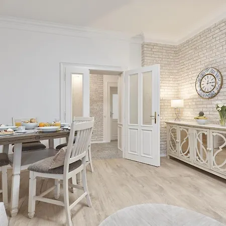 Anglicka 138 Apartment *